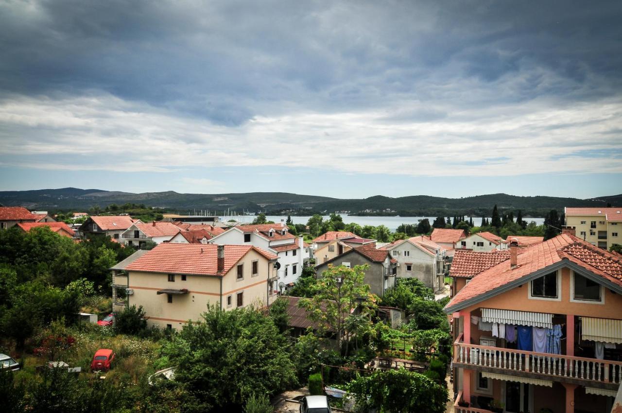 Milosavljevic Apartments Тиват Экстерьер фото