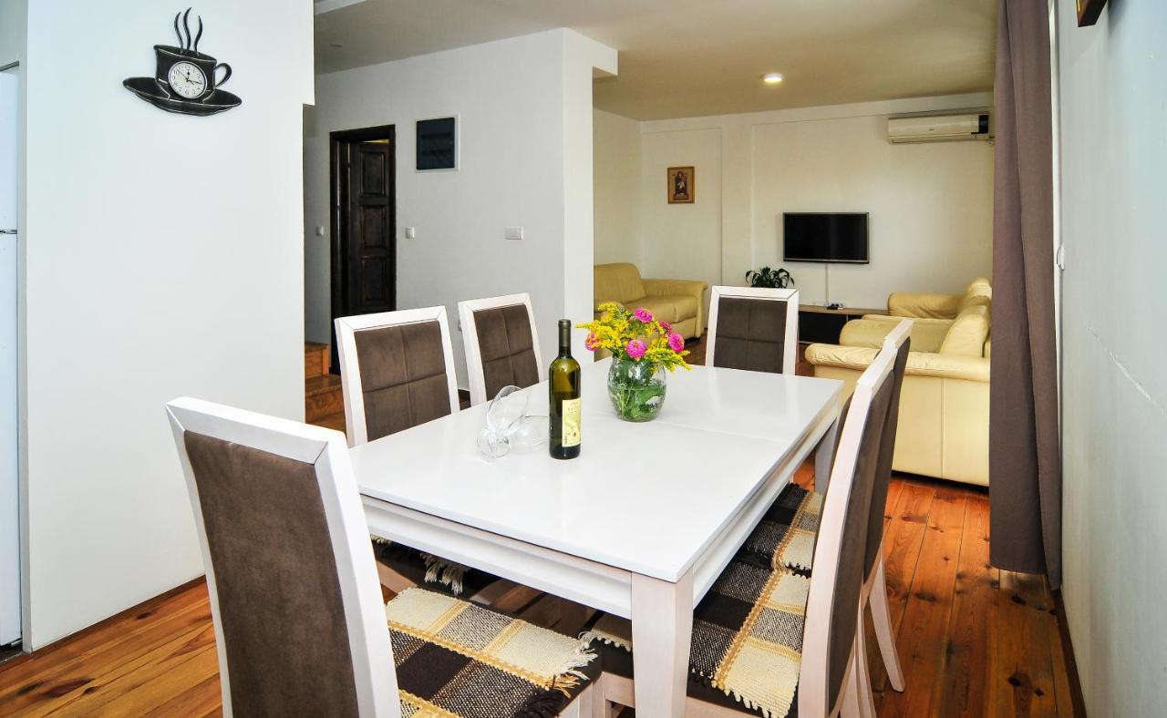 Milosavljevic Apartments Тиват Экстерьер фото