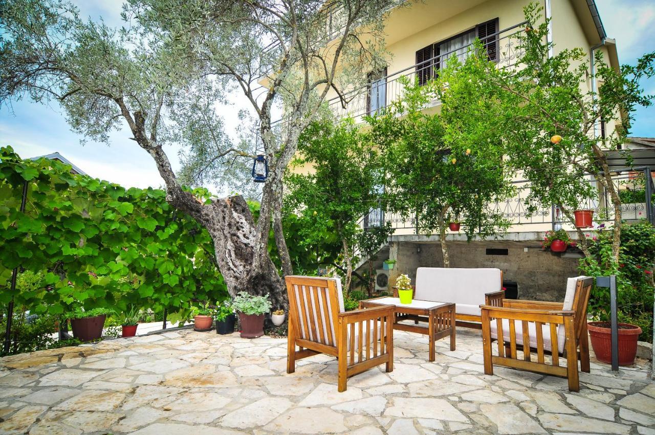 Milosavljevic Apartments Тиват Экстерьер фото