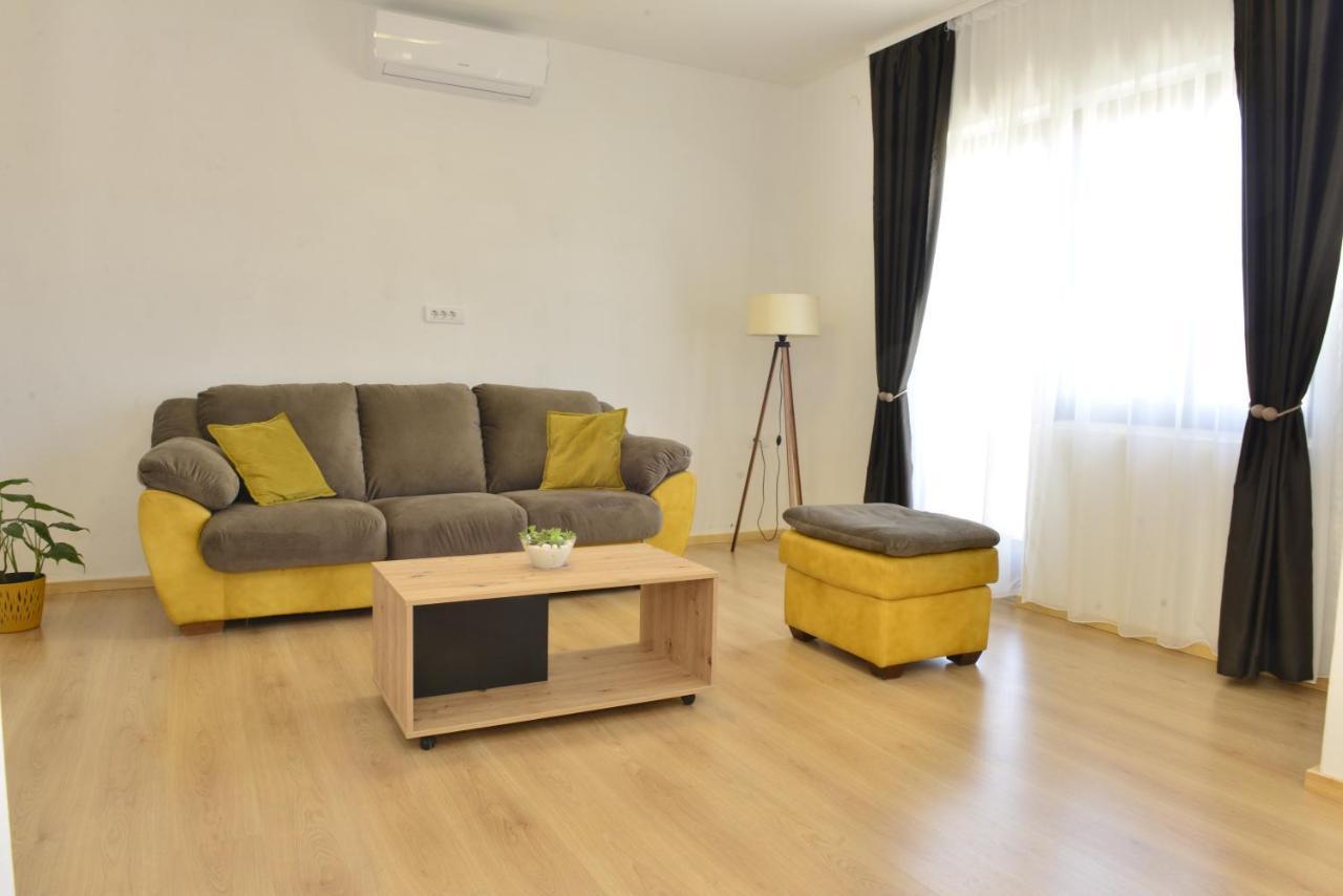 Milosavljevic Apartments Тиват Экстерьер фото