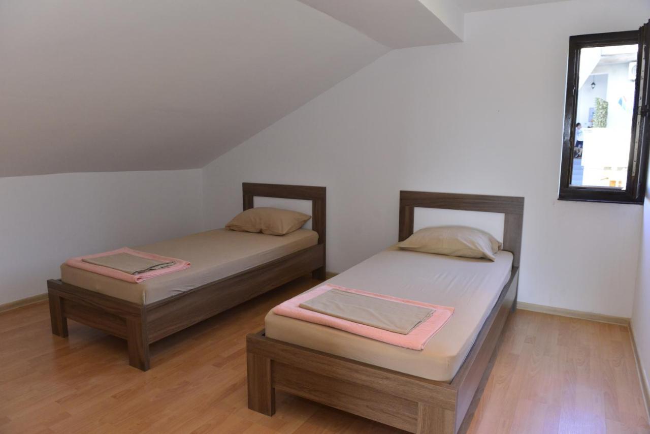 Milosavljevic Apartments Тиват Экстерьер фото