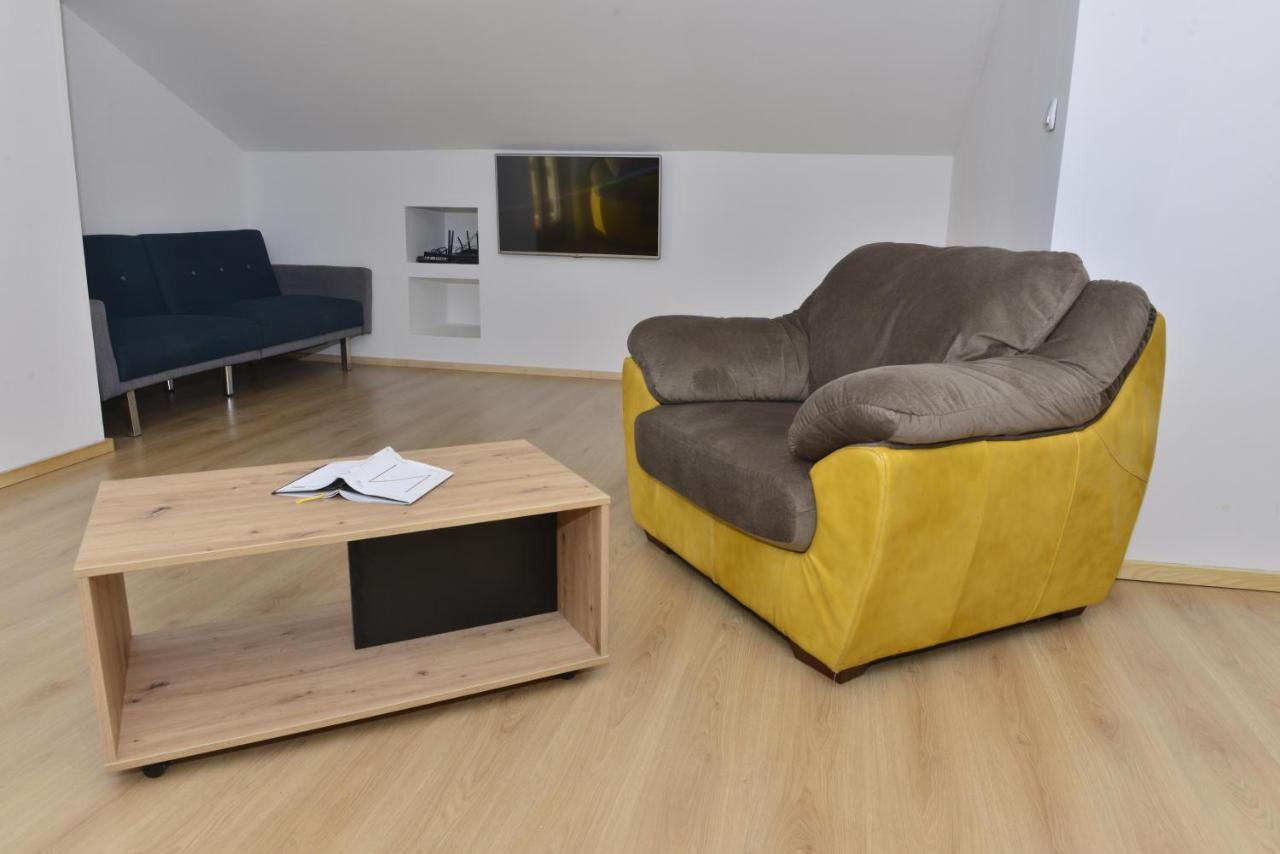 Milosavljevic Apartments Тиват Экстерьер фото