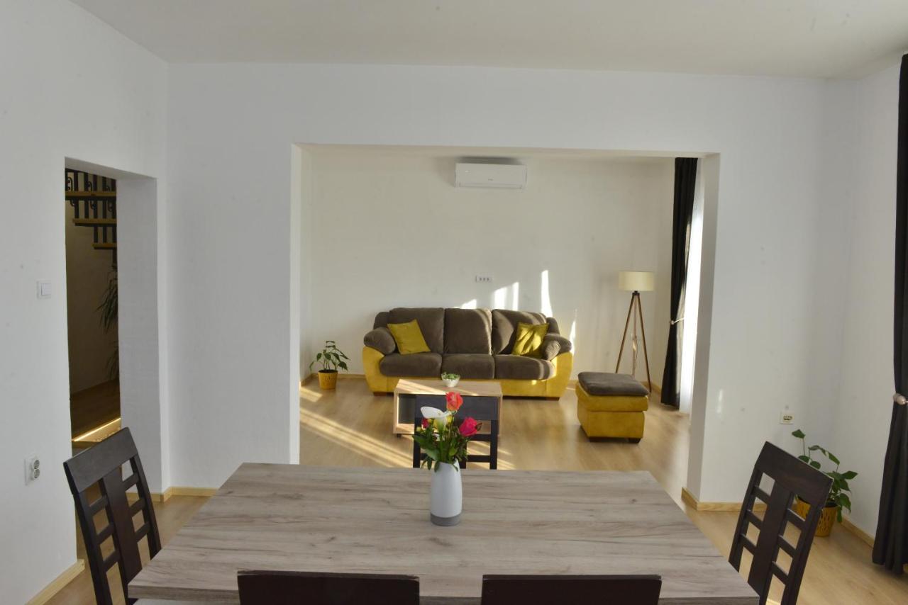 Milosavljevic Apartments Тиват Экстерьер фото