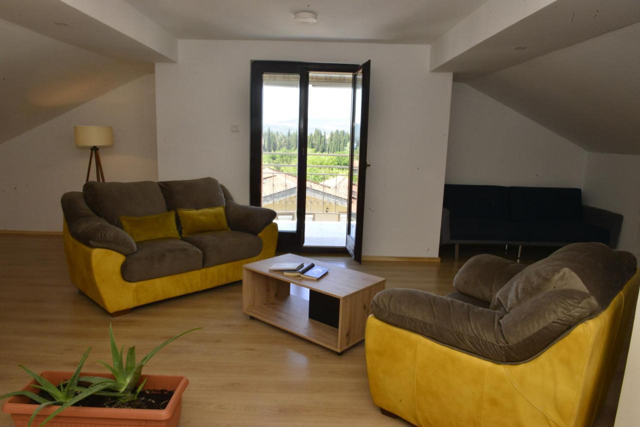 Milosavljevic Apartments Тиват Экстерьер фото