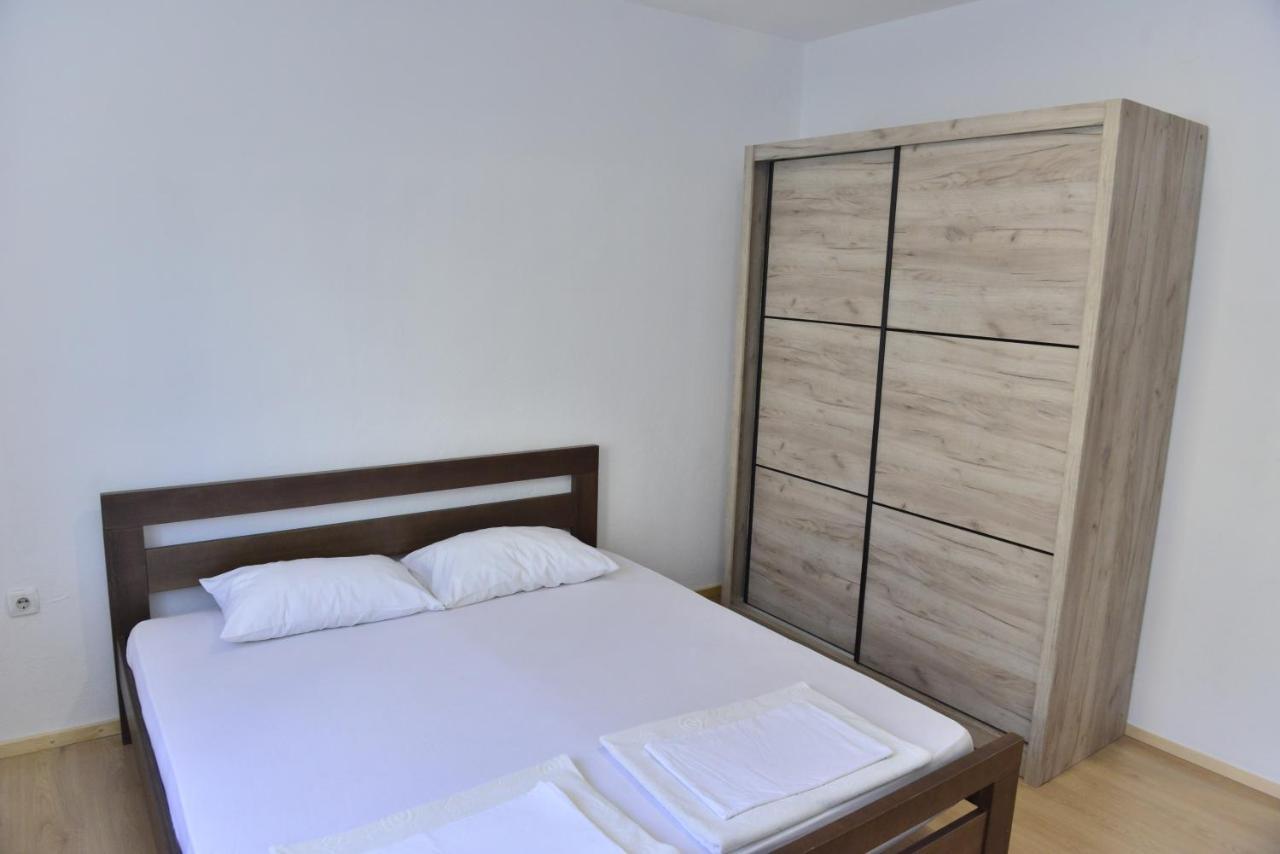 Milosavljevic Apartments Тиват Экстерьер фото