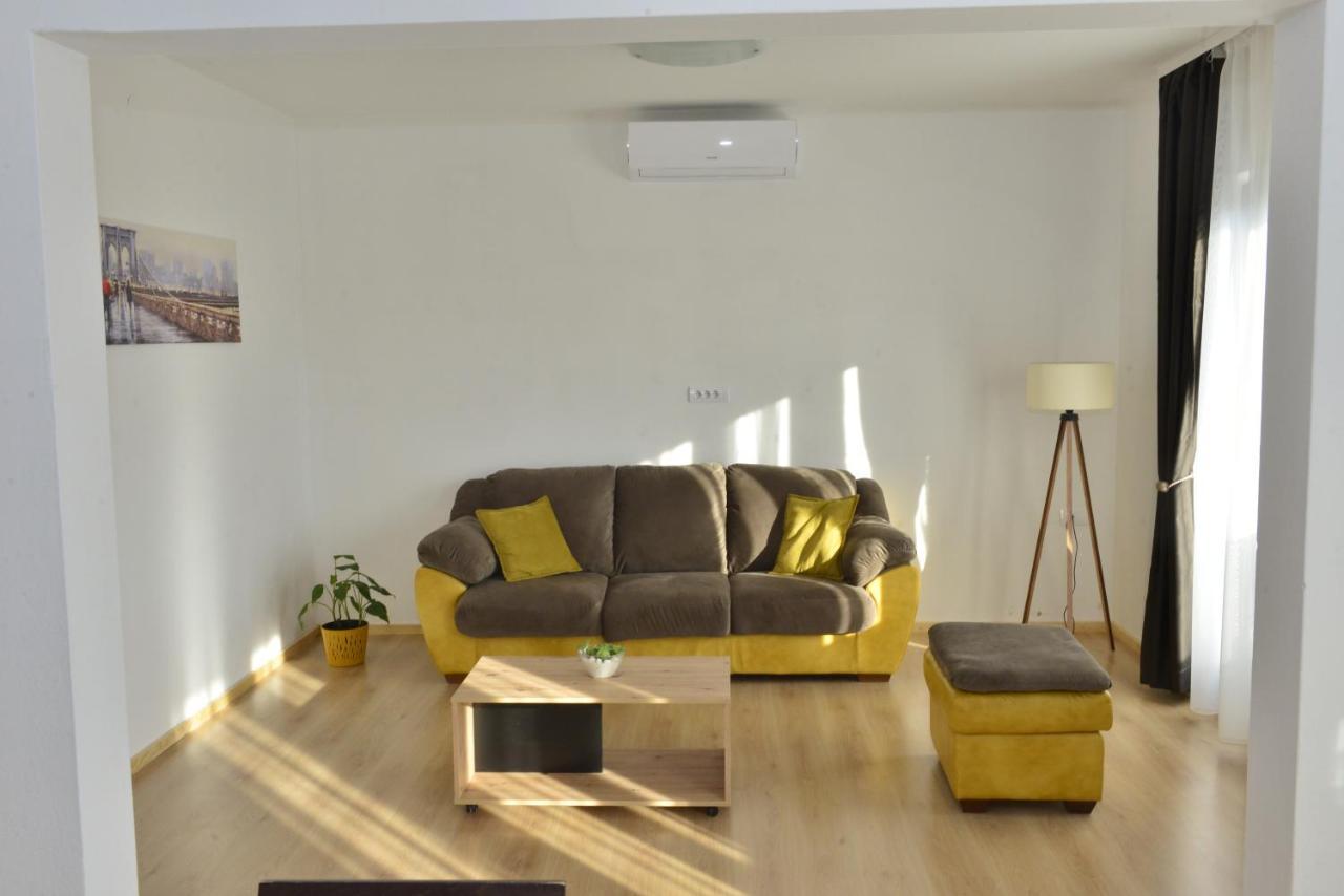 Milosavljevic Apartments Тиват Экстерьер фото