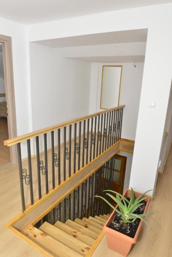 Milosavljevic Apartments Тиват Экстерьер фото