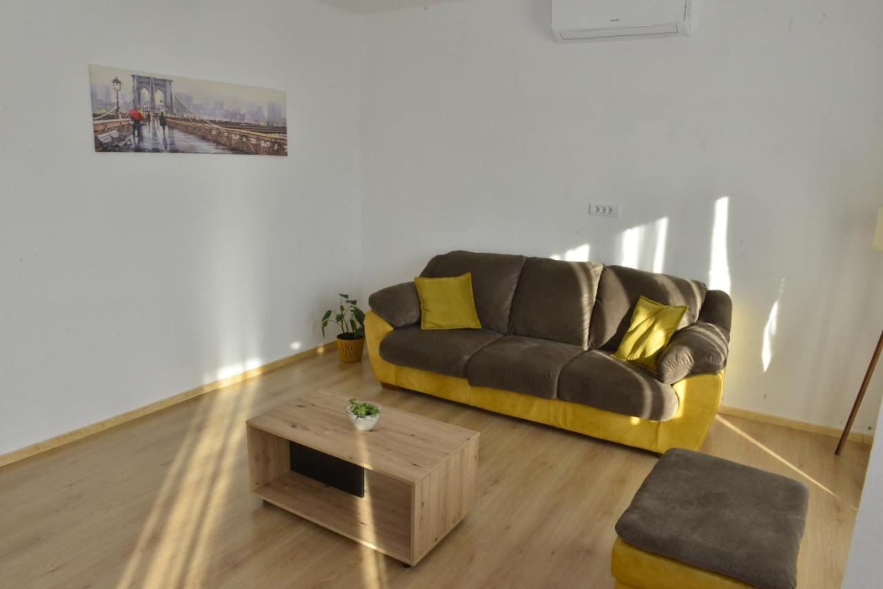 Milosavljevic Apartments Тиват Экстерьер фото