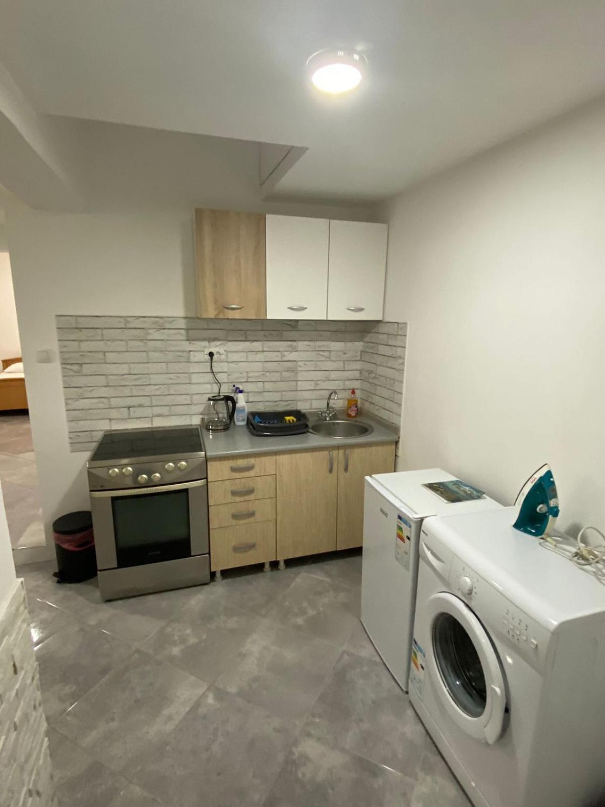 Milosavljevic Apartments Тиват Экстерьер фото