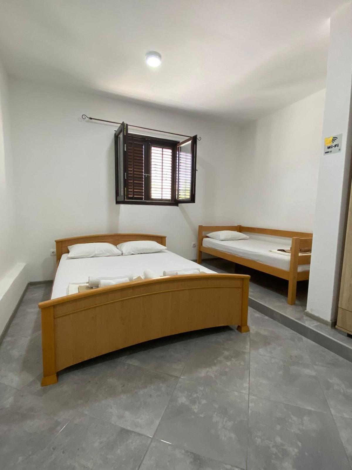 Milosavljevic Apartments Тиват Экстерьер фото
