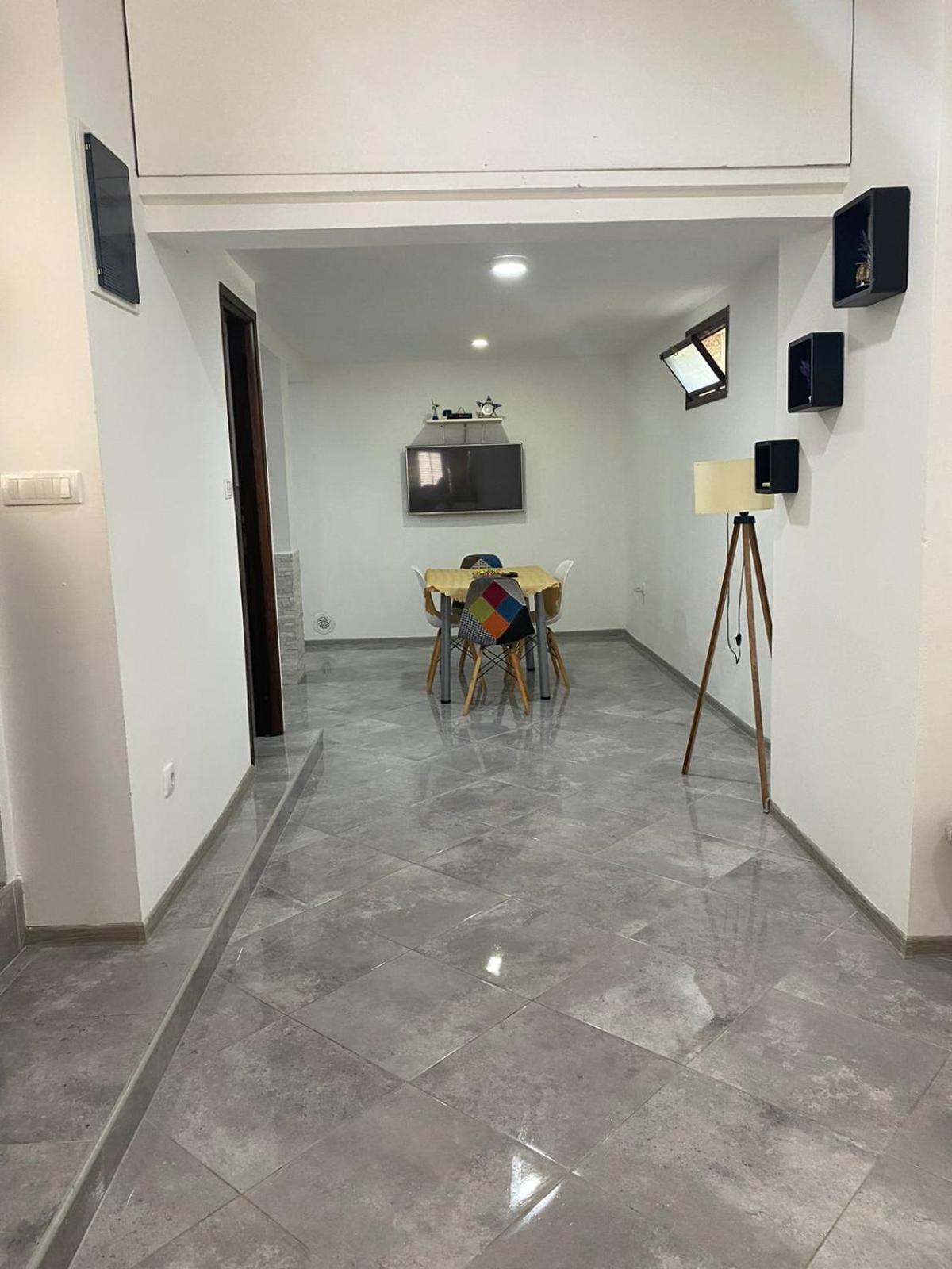 Milosavljevic Apartments Тиват Экстерьер фото