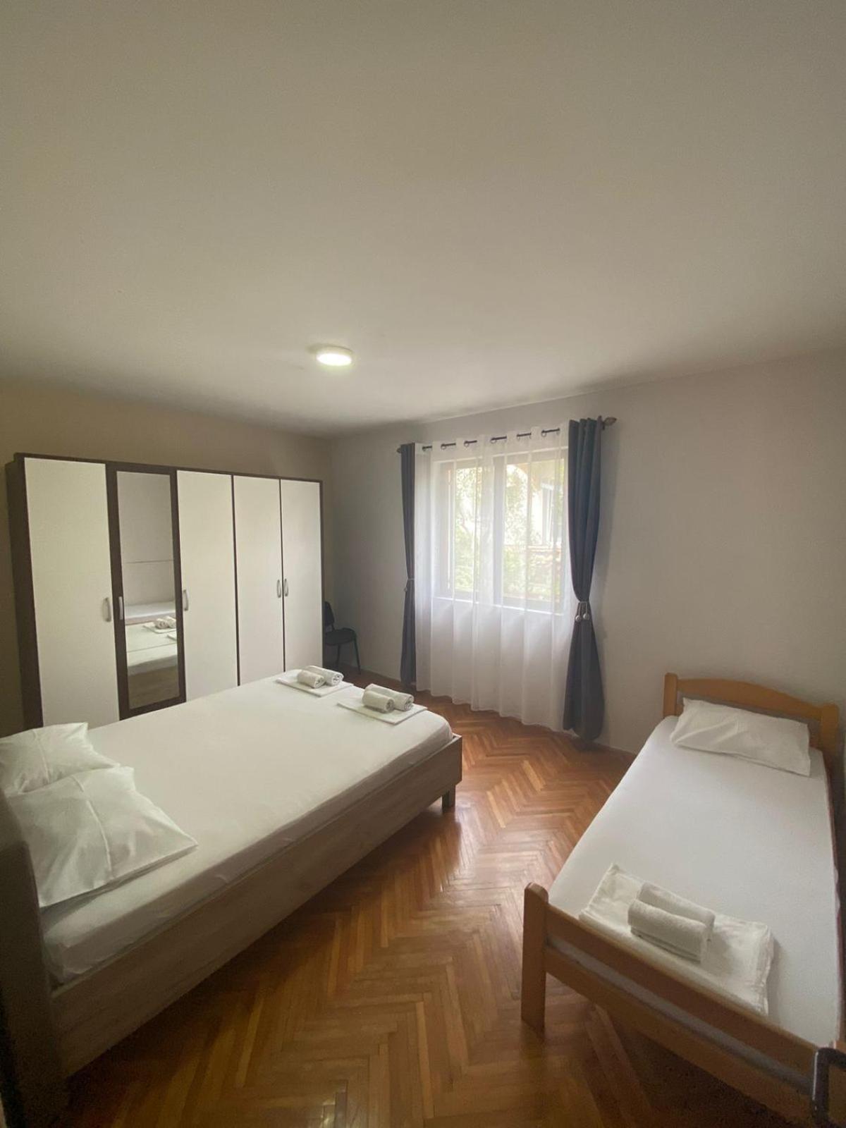 Milosavljevic Apartments Тиват Экстерьер фото
