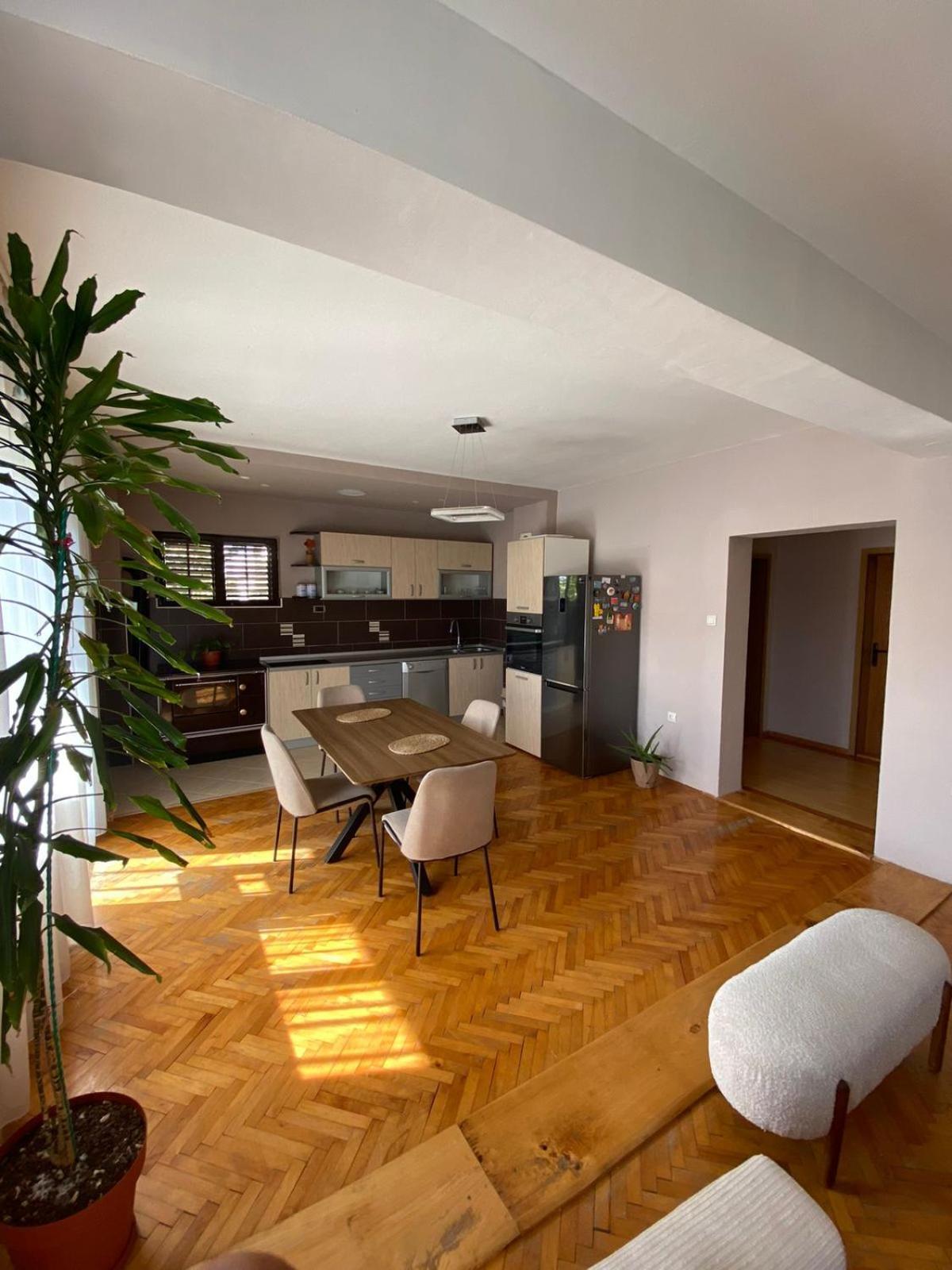 Milosavljevic Apartments Тиват Экстерьер фото