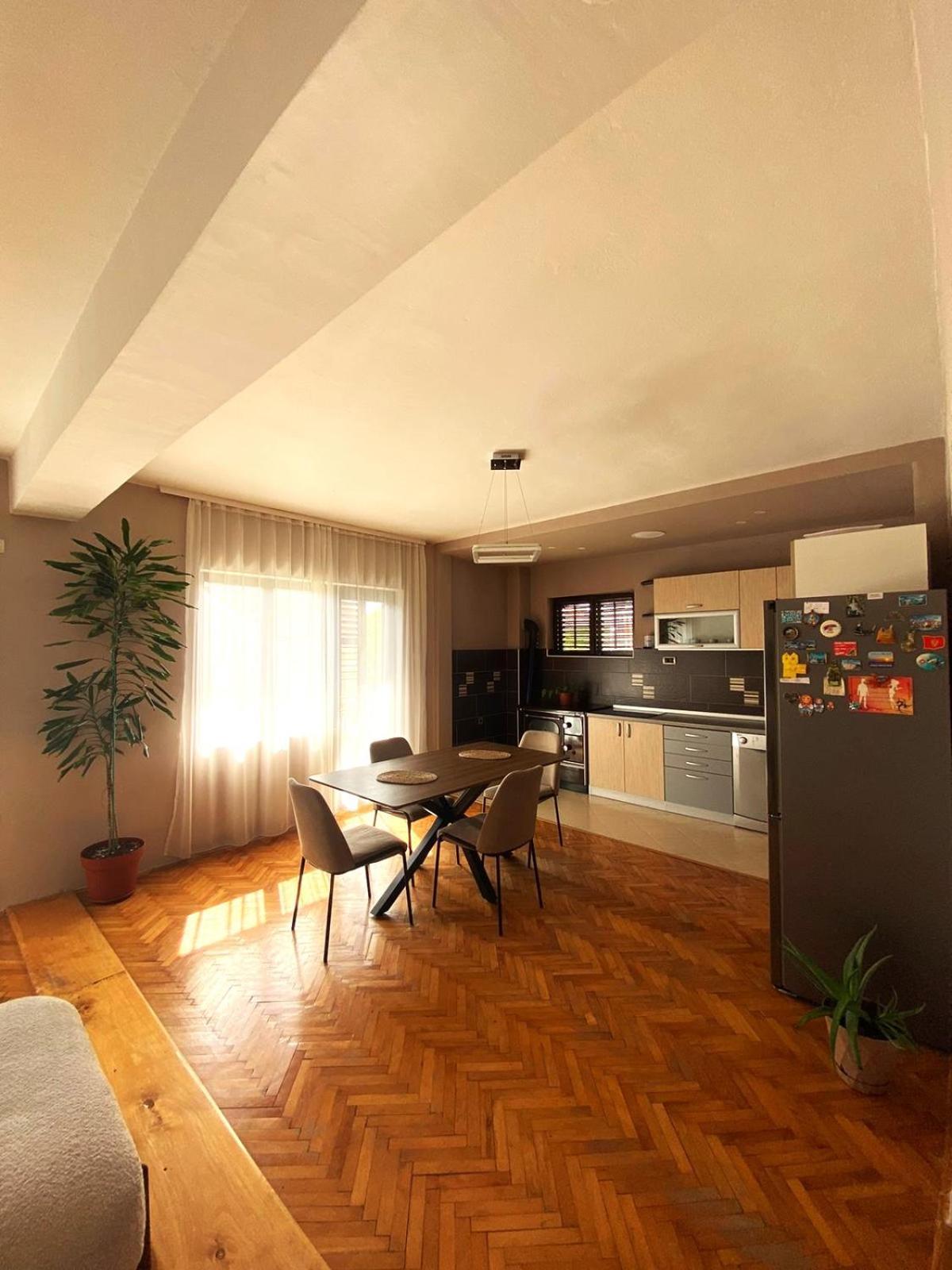 Milosavljevic Apartments Тиват Экстерьер фото