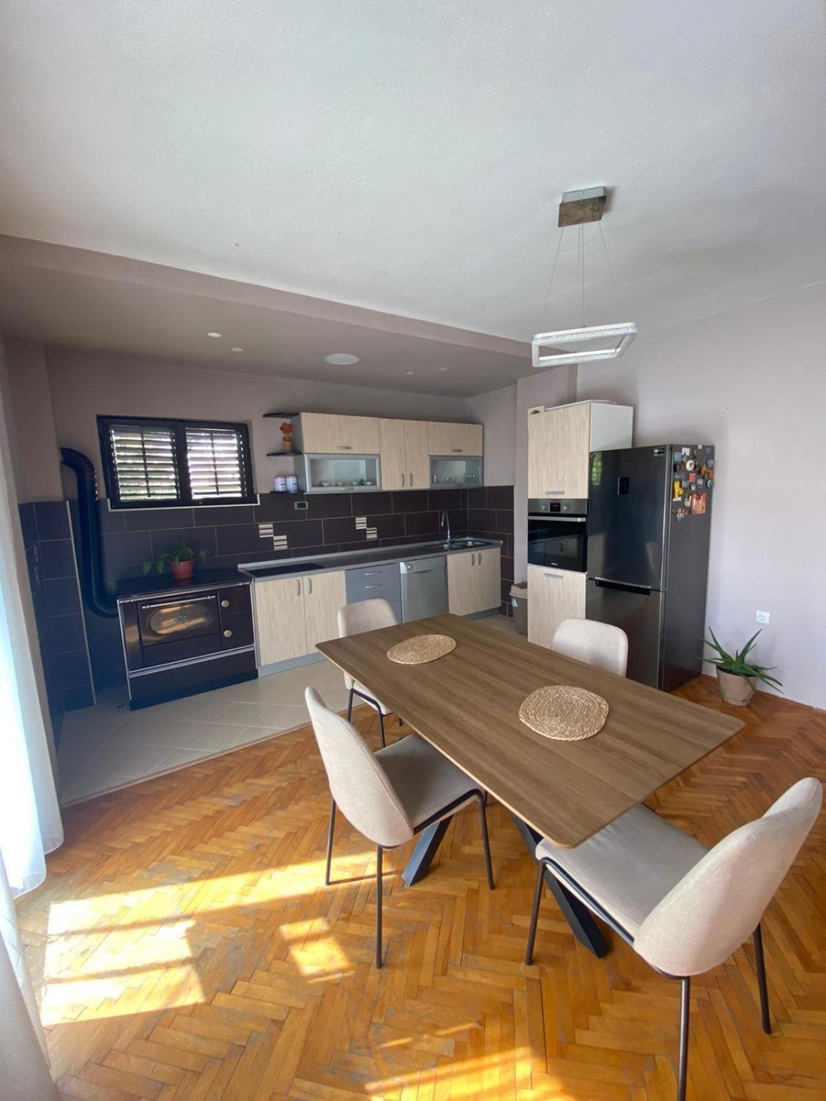 Milosavljevic Apartments Тиват Экстерьер фото