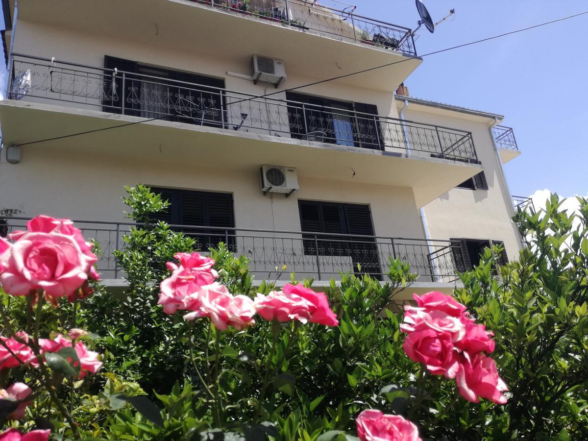 Milosavljevic Apartments Тиват Экстерьер фото